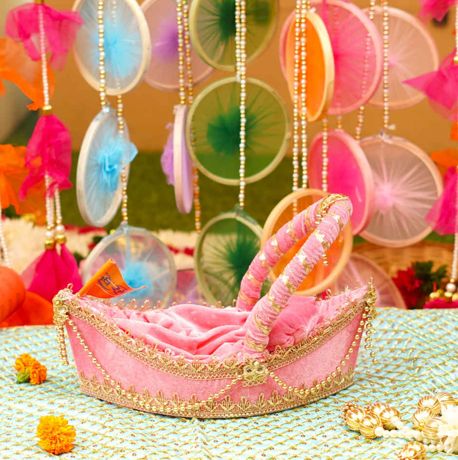 Laddu Gopal Premium Pink Velvet Boat Bed | Fits Idol Size 0 - 4 (ServDharm)