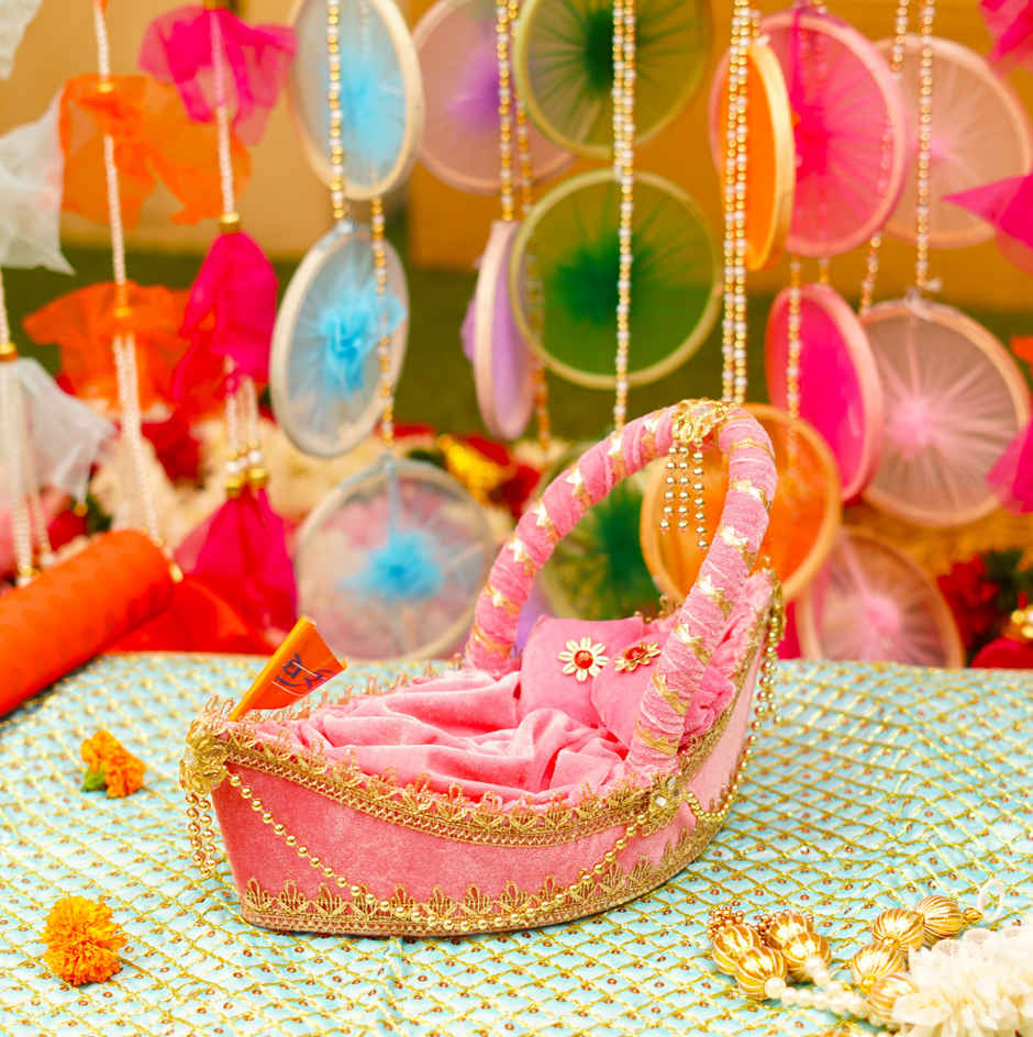 Laddu Gopal Premium Pink Velvet Boat Bed | Fits Idol Size 0-4 | ServDharm