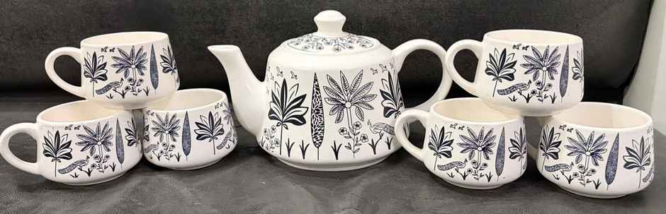 Saffron Botanical Black & White Printed Ceramic Tea Kettle Milk Pot & Cup Set
