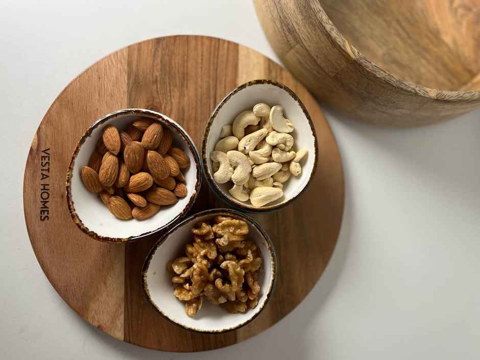 Vesta Homes Acacia Wood Round Chopping Board/Cutting/Serving Board & Platter|29.5 X 29.5 X 1.5 Cm