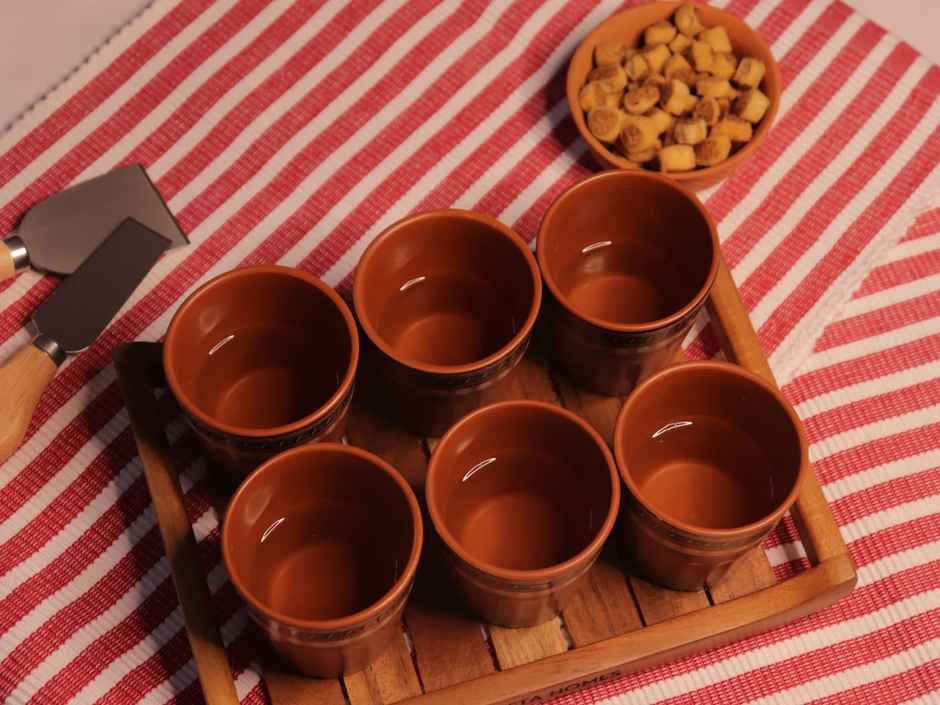 Vesta Homes Acacia Wood Small Serving Tray For Home, Kitchen, Restaurant, Office | 25 x 18 x 3.5 Cm