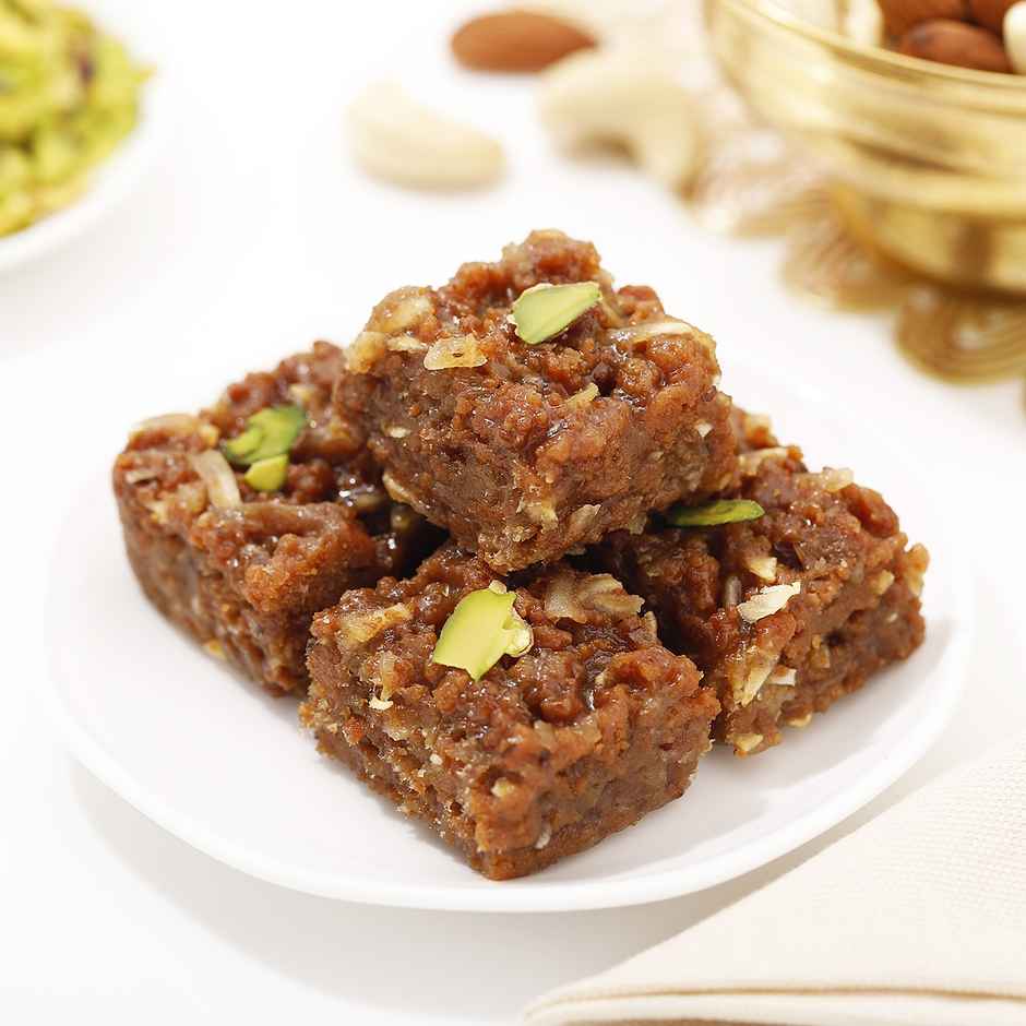 Masqa Desi Ghee Dodha Burfi | Sweet & Tasty