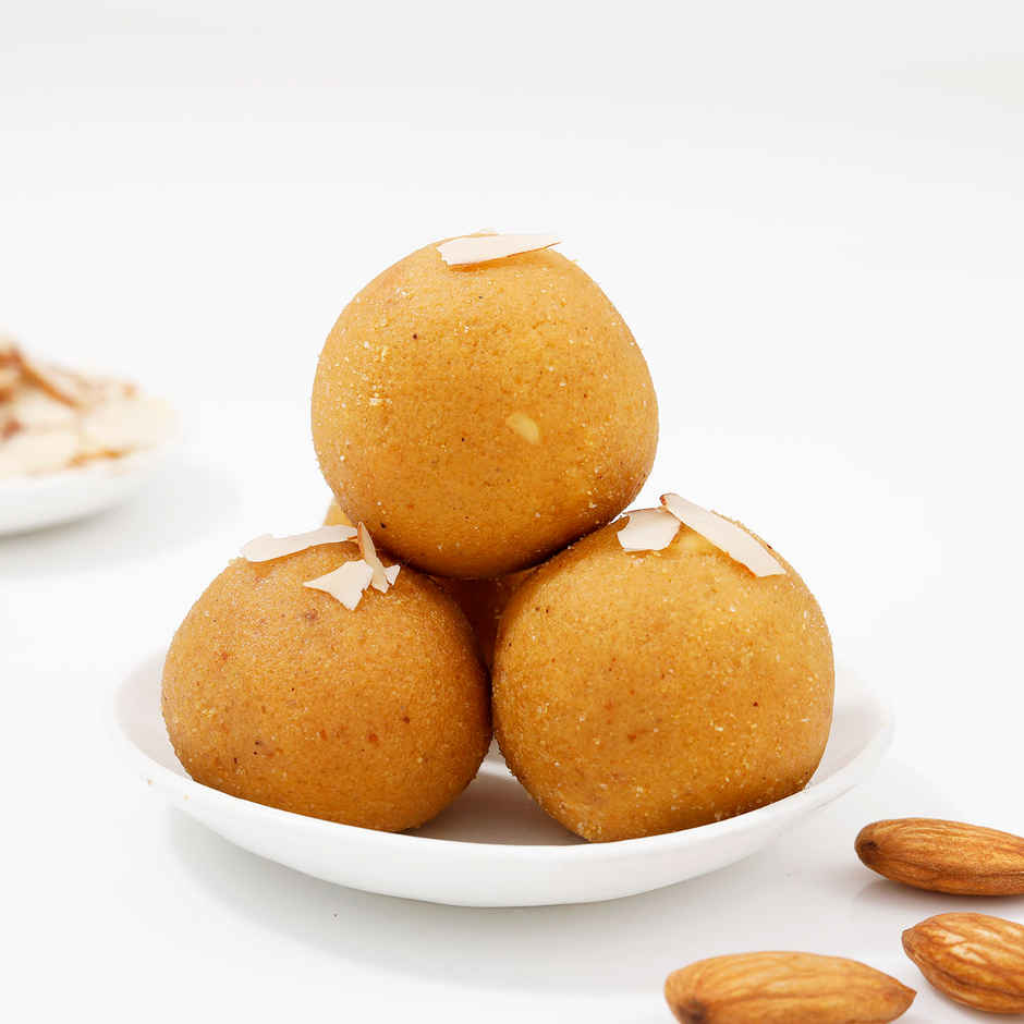 Igp Masqa Desi Ghee Besan Laddoo