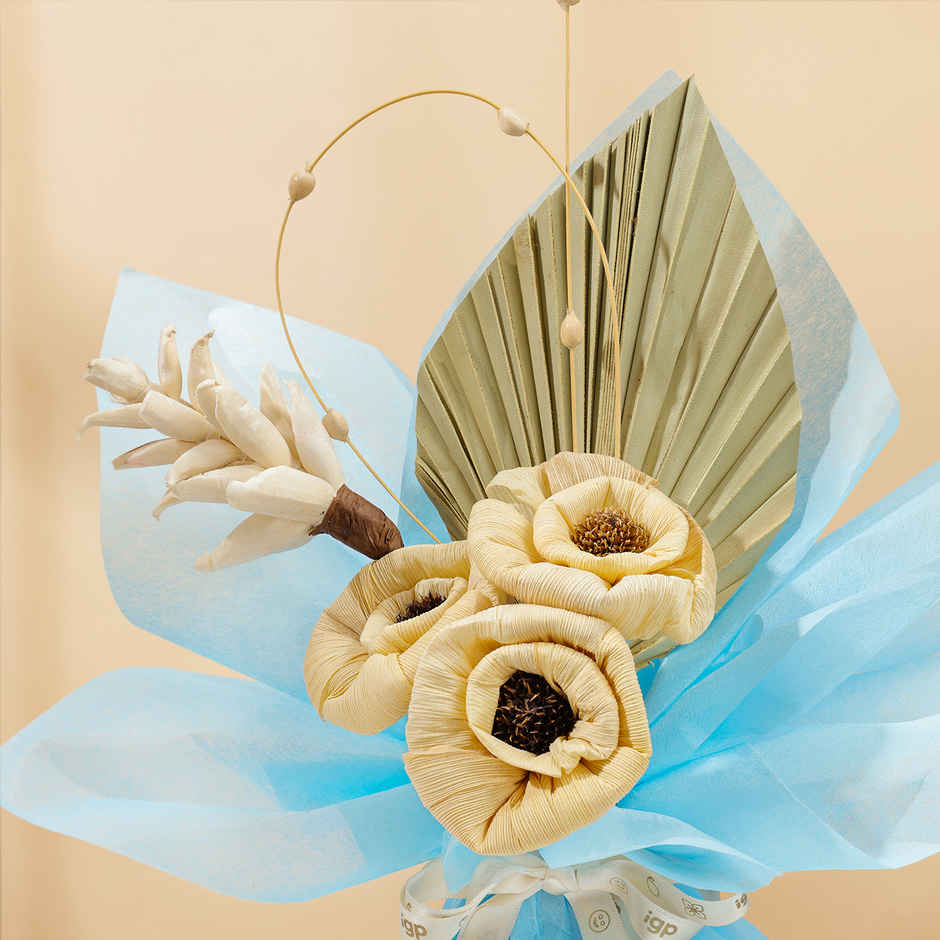 Blossom Dry Flower Bouquet - Elegant Christmas Gift for Loved Ones | IGP