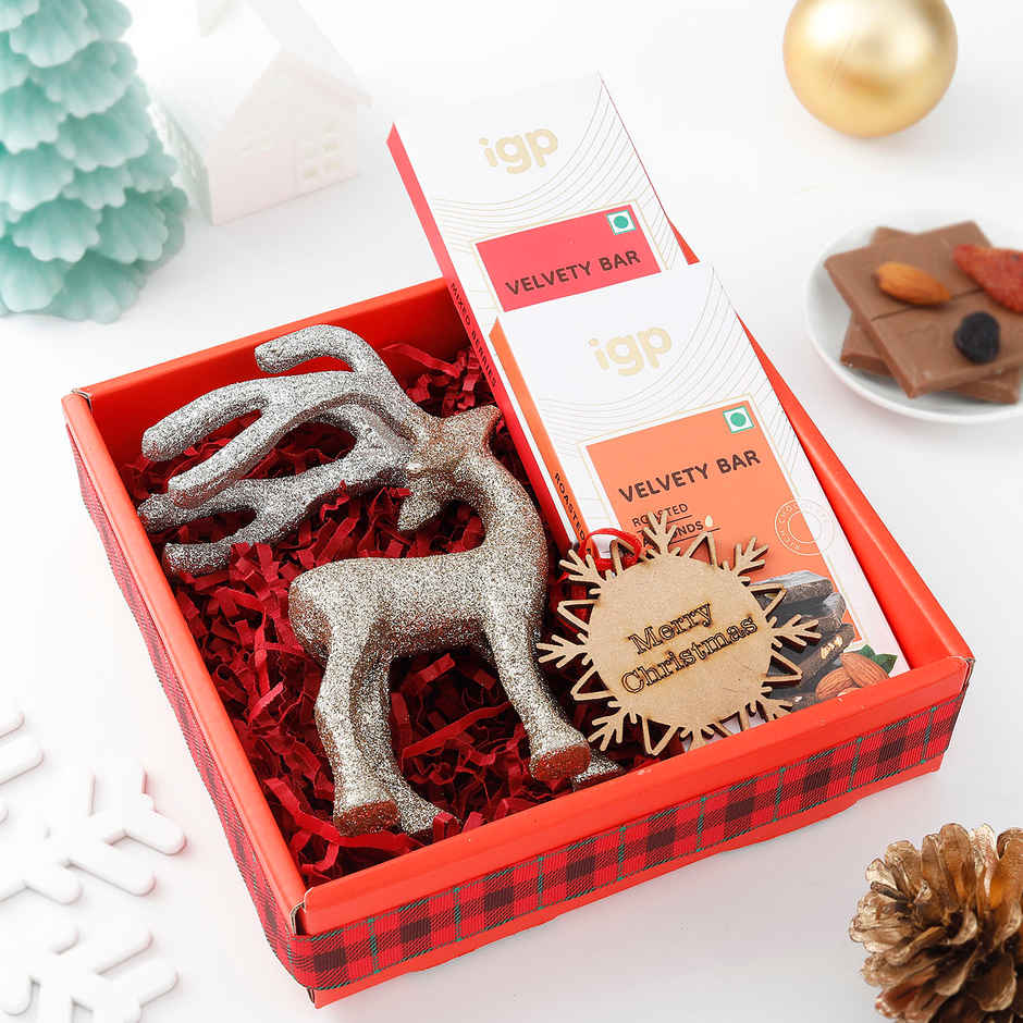Reindeer Hamper (Velvety Bar Mixed Berries 45G,Velvety Bar Roast Almond 45G,