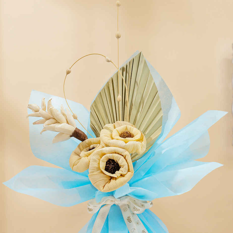 Blossom Dry Flower Bouquet - Elegant Christmas Gift for Loved Ones | IGP