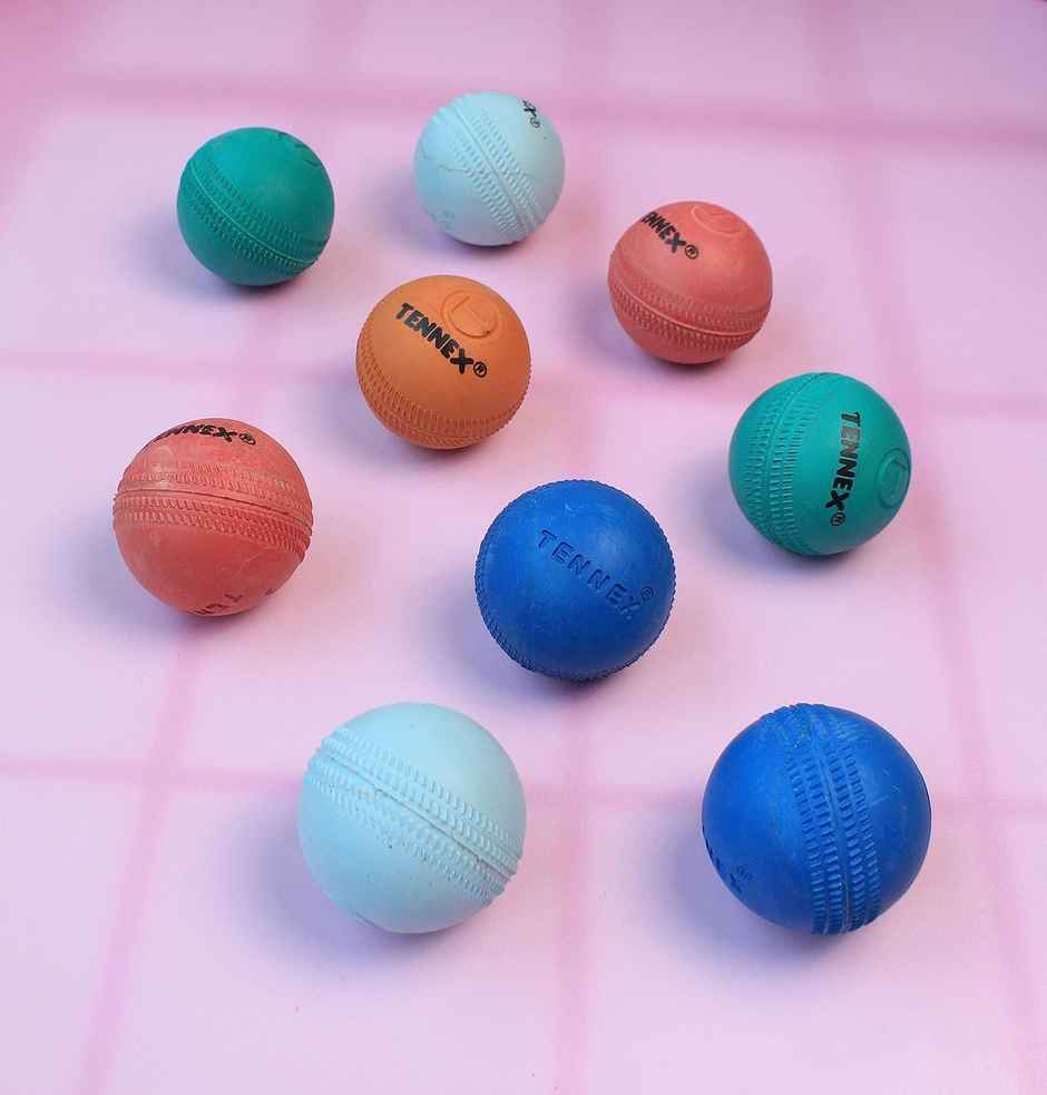 Classic Distributor Cricket Rubber Ball (Colour May Vary)