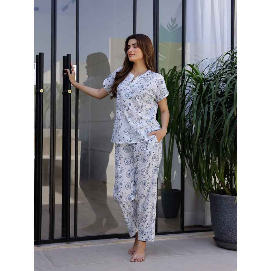 Sanskrutihomes Women Ethnic Motifs Printed Pure Cotton White Night Suit SE-NSP-519 | L