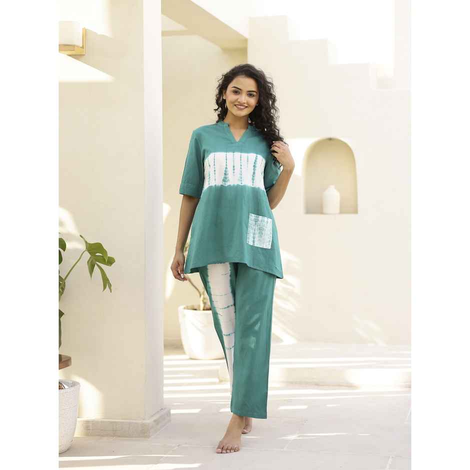 Sanskrutihomes Green Tie and Dyed Pure Cotton Night Suit | S