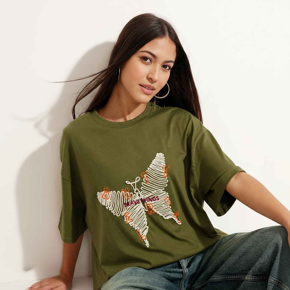 Tokyo Talkies Women's Chest Embroidered T-shirt | Olive - XL