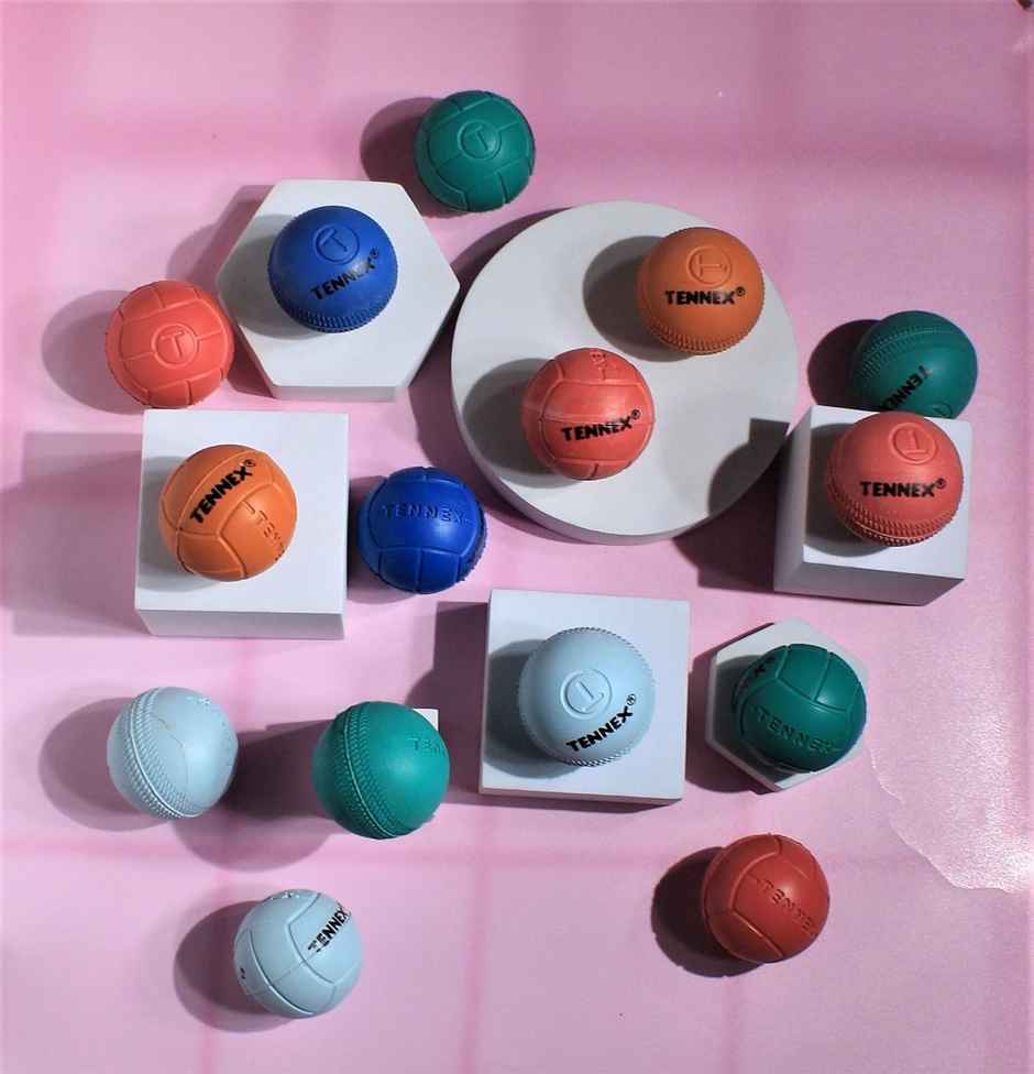 Classic Distributor Cricket Rubber Ball (Colour May Vary)