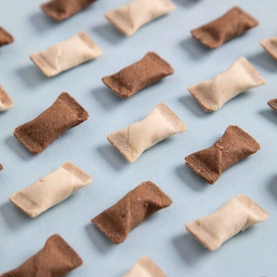 Nova Nova Choco Pockets- (Classic and White Chocolate Filling) Pack of 8 - 25 g Each