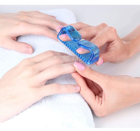 Handle Grip Nail Brush ( Set Of 3 )