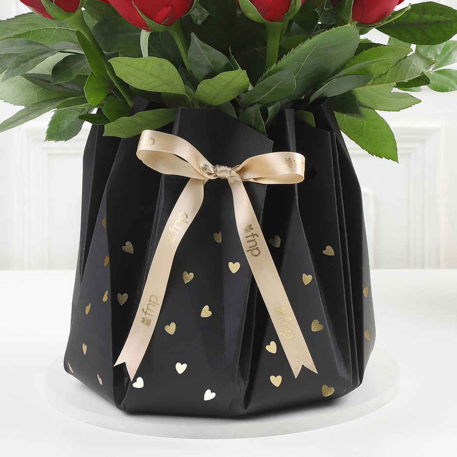 FNP Rosé Luxe Bloom 12 roses Bouquet (In a Box)