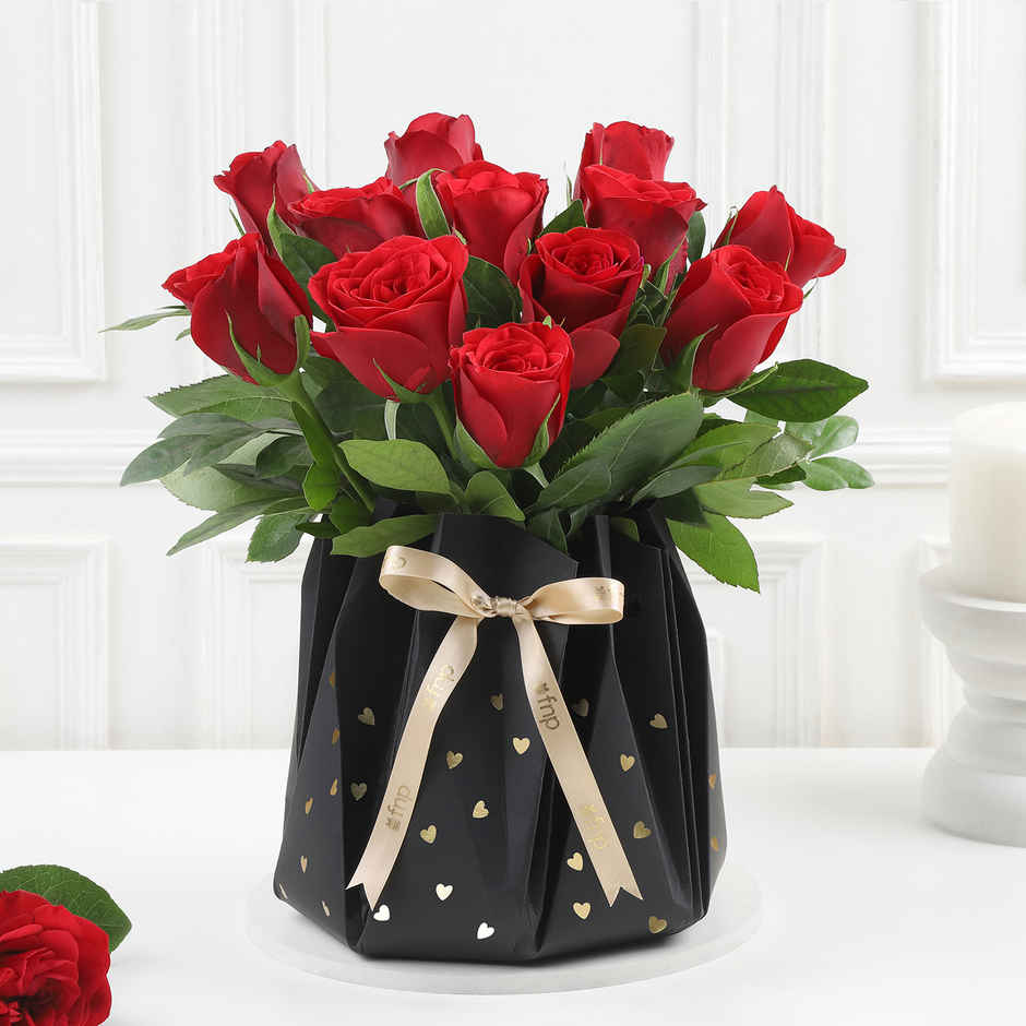 FNP Rosé Luxe Bloom 12 roses Bouquet (In a Box)