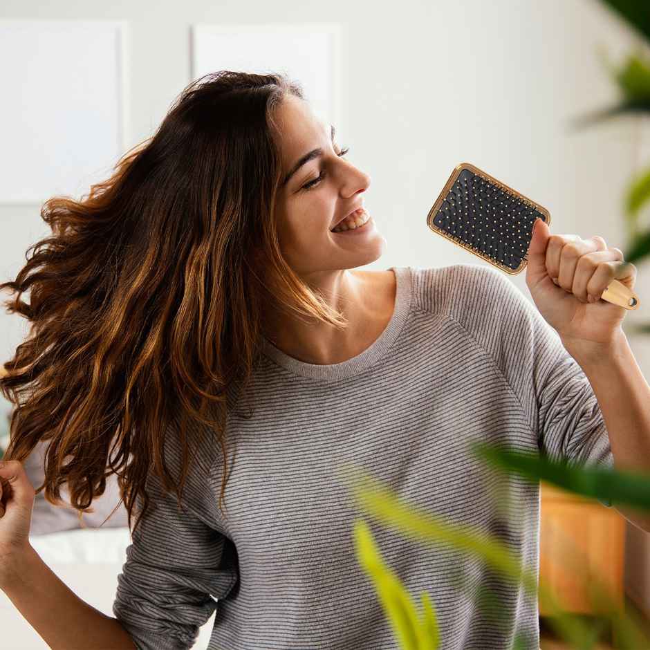 Bronson Professional Golden Paddle Hair Brush With Strong And Flexible Nylon Bristles