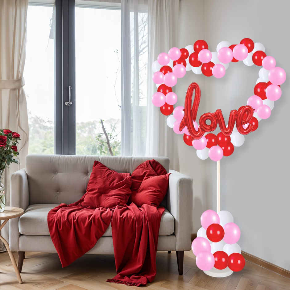 Valentine Day Decoration with Banner and Heart Foil Balloons | Party Propz