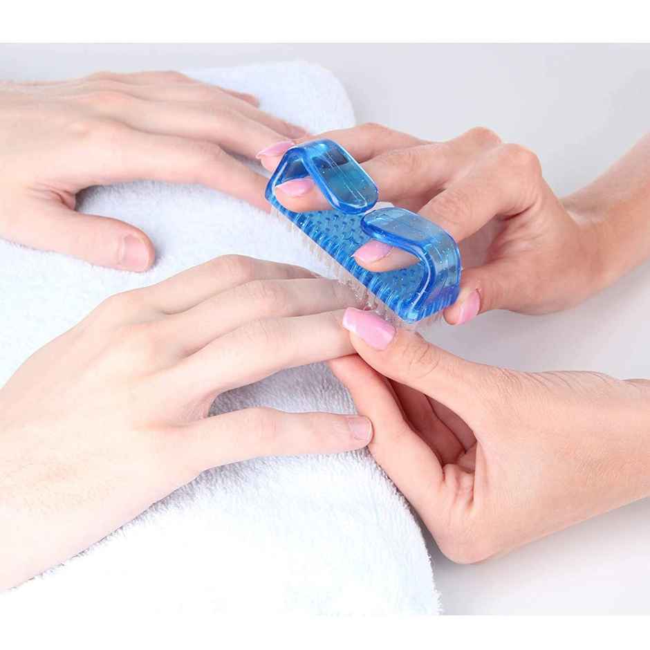 Handle Grip Nail Brush ( Set Of 3 )