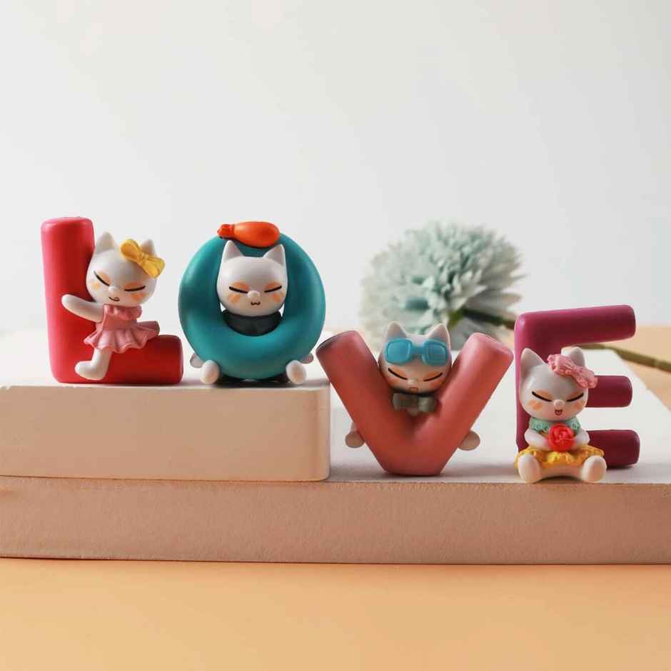 Perpetual Resin Love Couple Decorative Showpiece