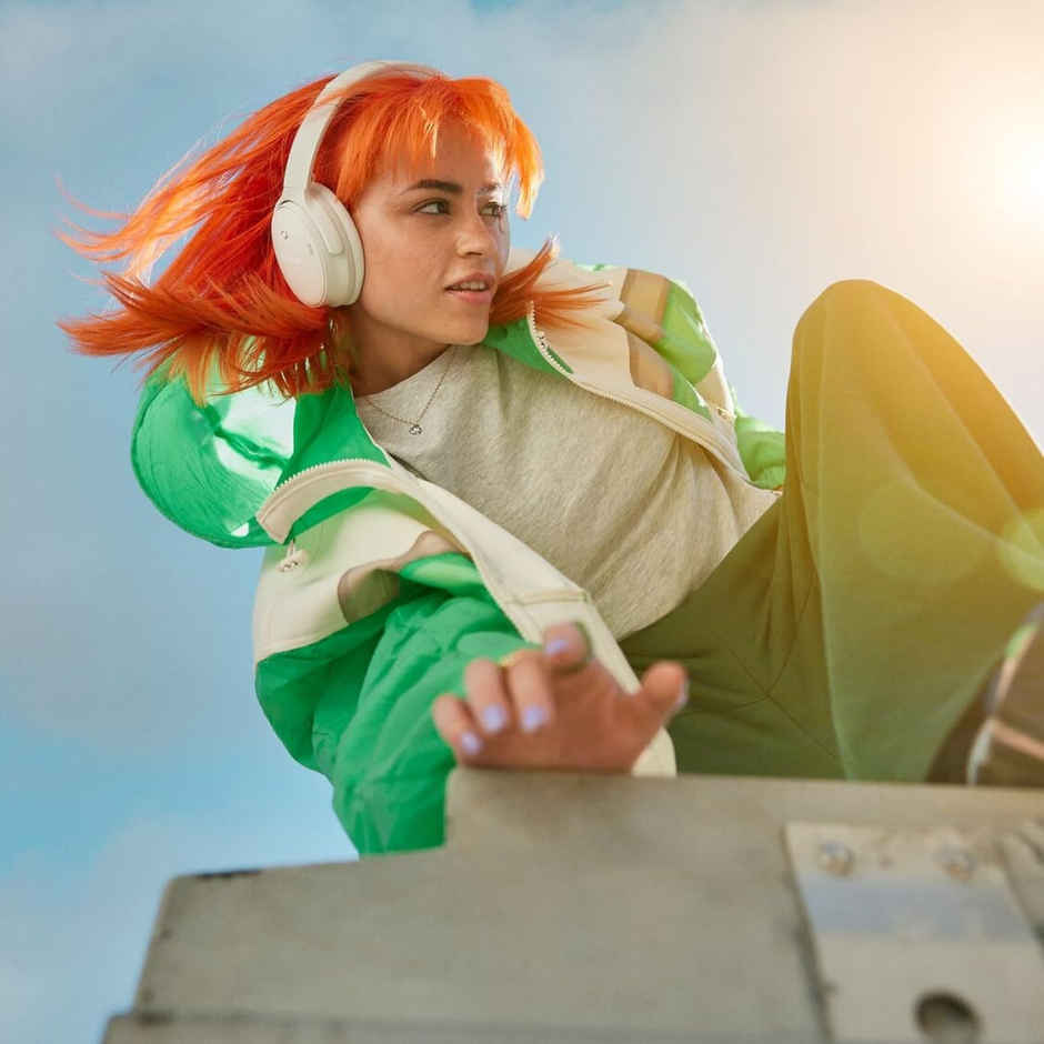 Bose New Quietcomfort Wireless Noise Cancelling Headphones, Bluetooth Over Ear Headphones - White