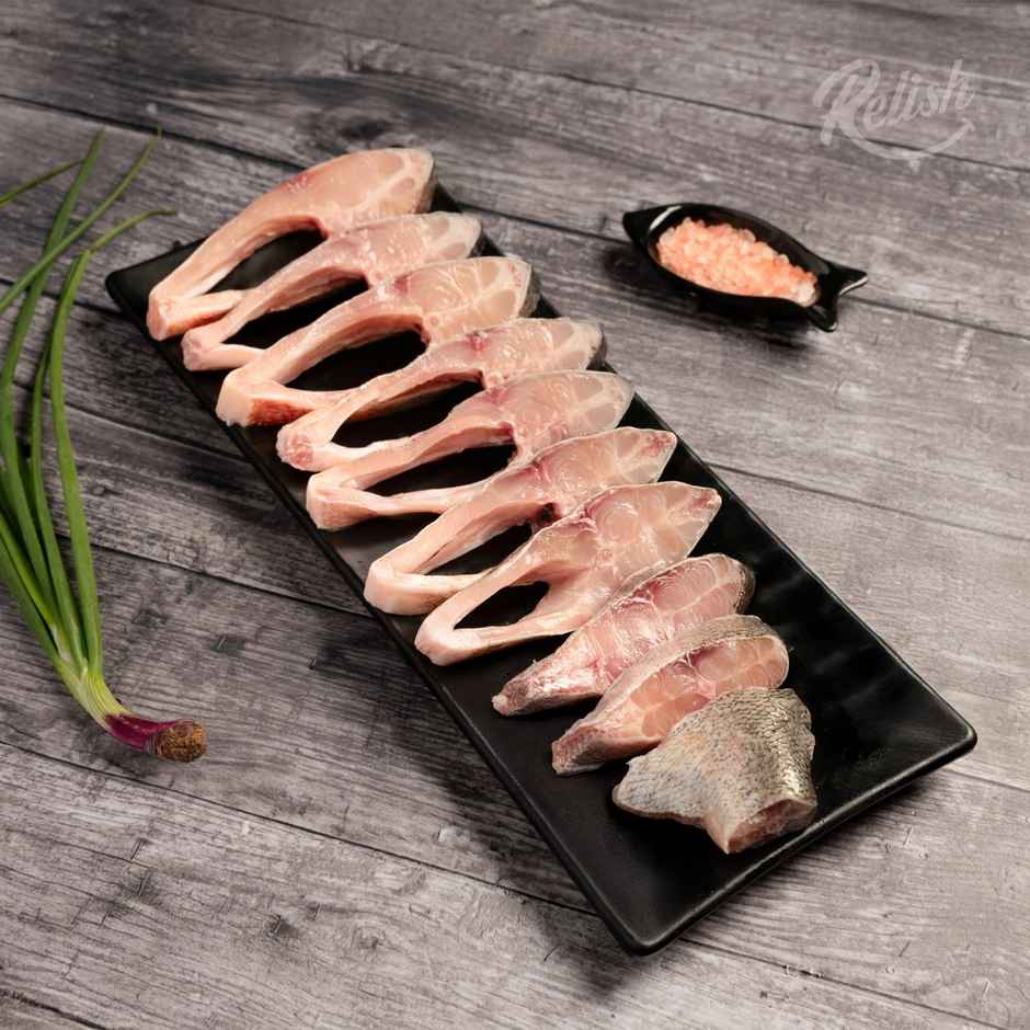 Relish Chicken Curry Cut Without Skin(500gms), Relish Mackerel / Bangda Whole And Cleaned(450gms) & Relish Roopchand / Rupchanda Steaks(540gms) Combo 