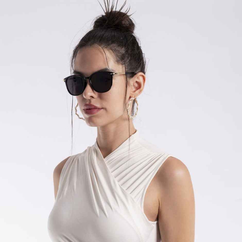 Voyage Women's Plastic Wayfarer Sunglasses | Black - L