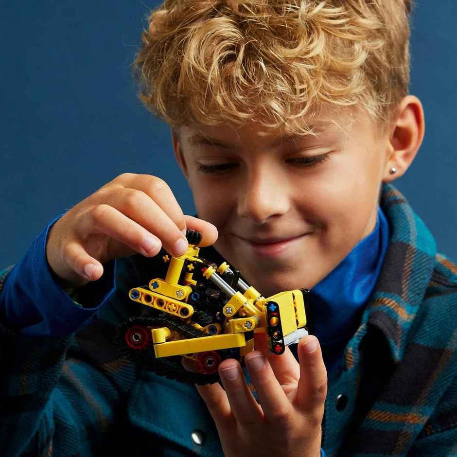 LEGO Technic Heavy-Duty Bulldozer Set (195 Pieces)