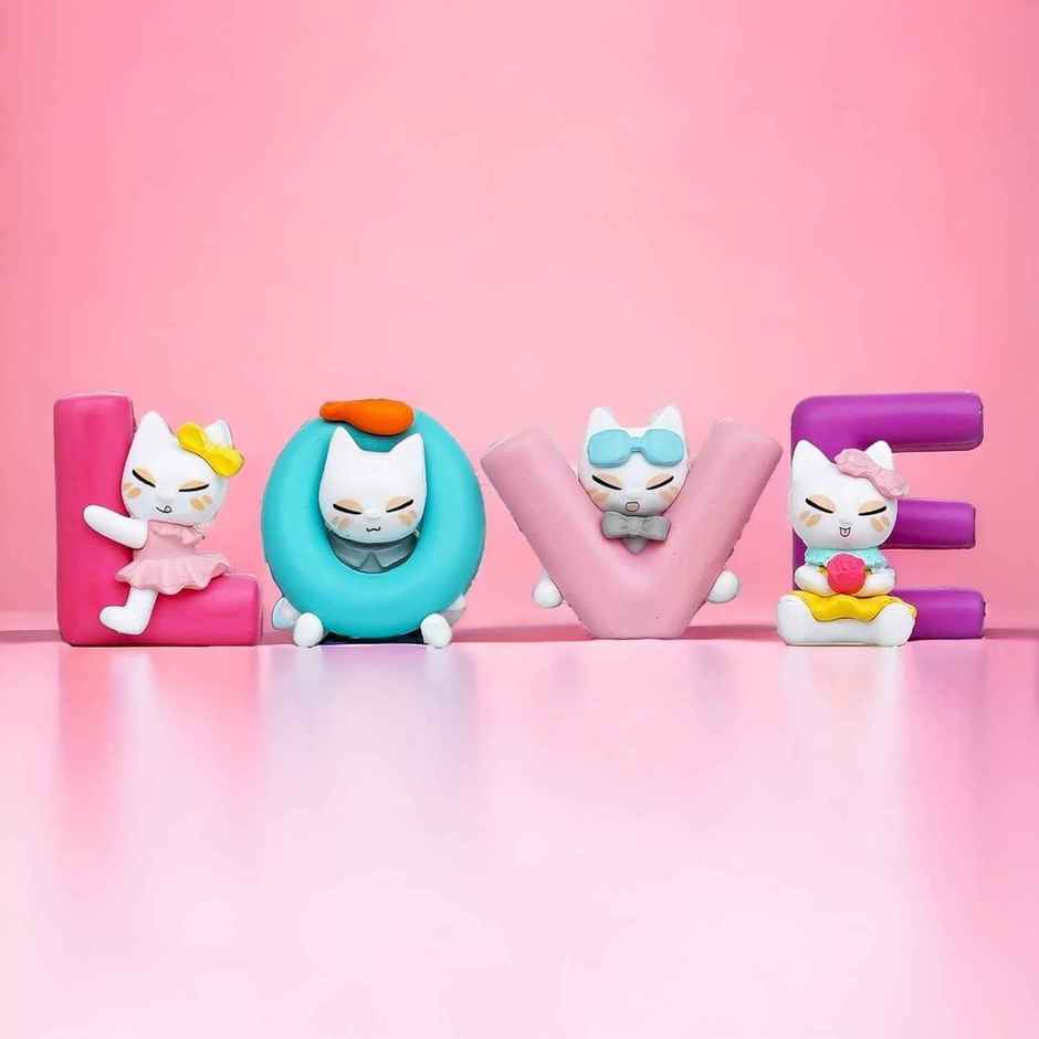 Perpetual Resin Love Couple Decorative Showpiece