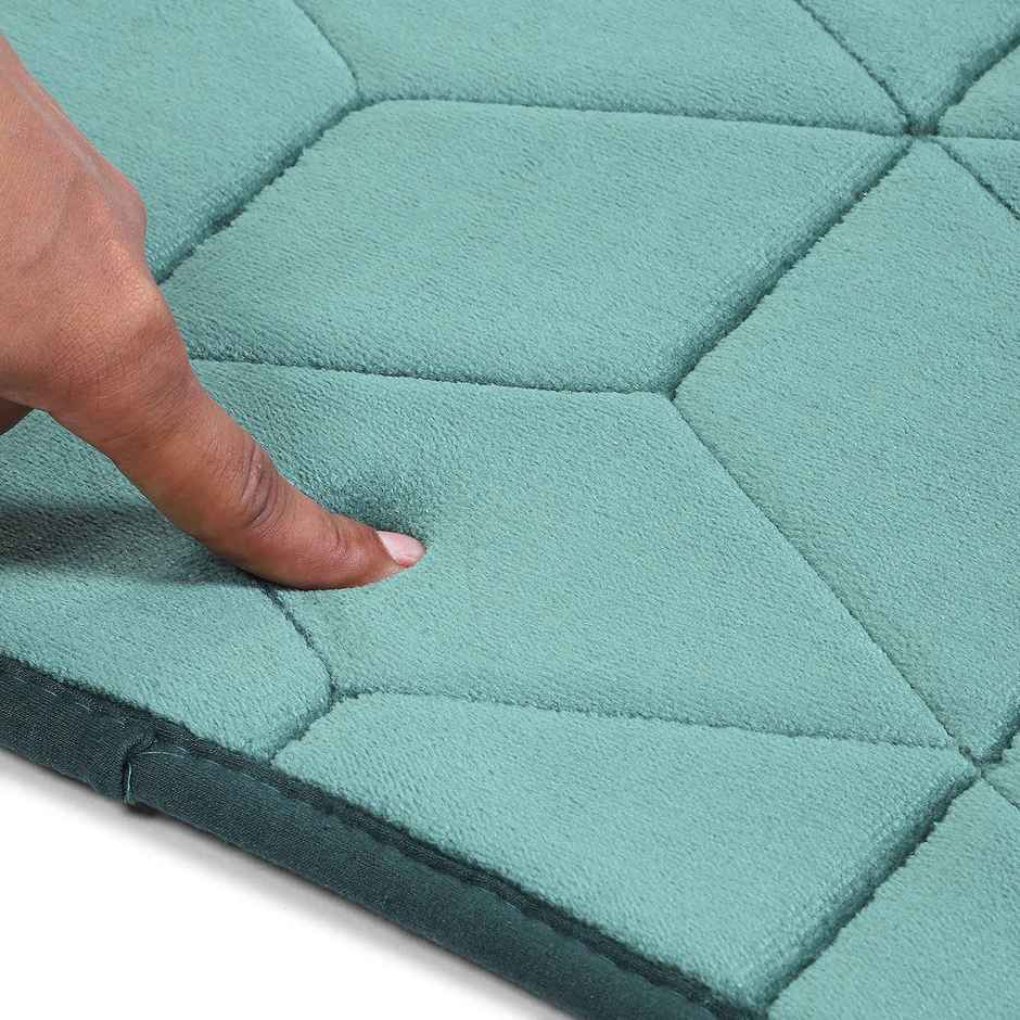 Status Memory Anti-Skid Foam Bath Mat | 38 x 58 cm | Green