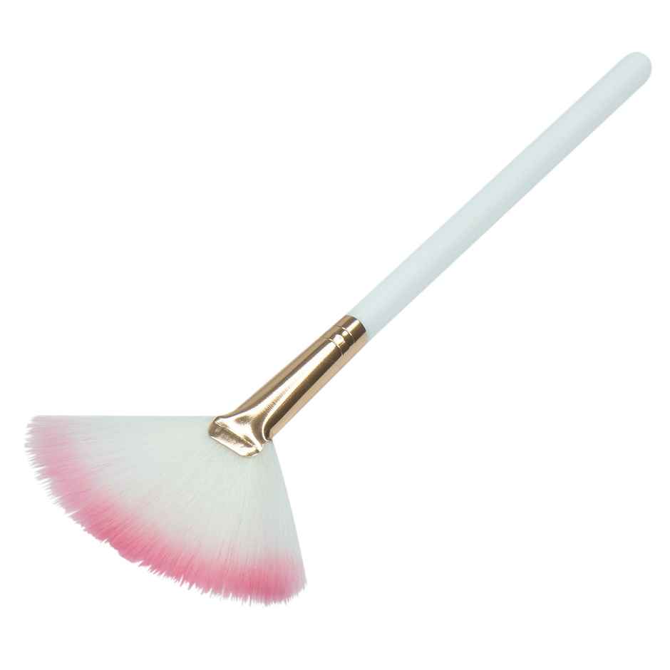 Beautiliss Fan Brush for Highlighter Blush and Finishing Powder