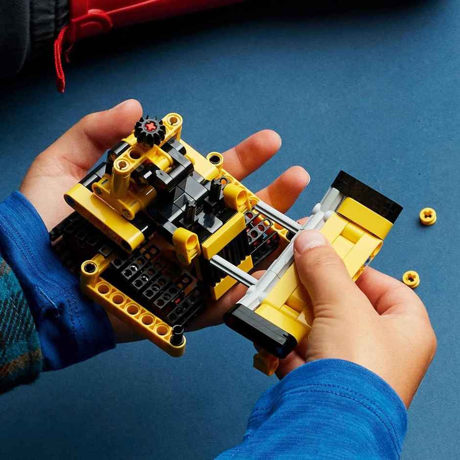LEGO Technic Heavy-Duty Bulldozer Set (195 Pieces)