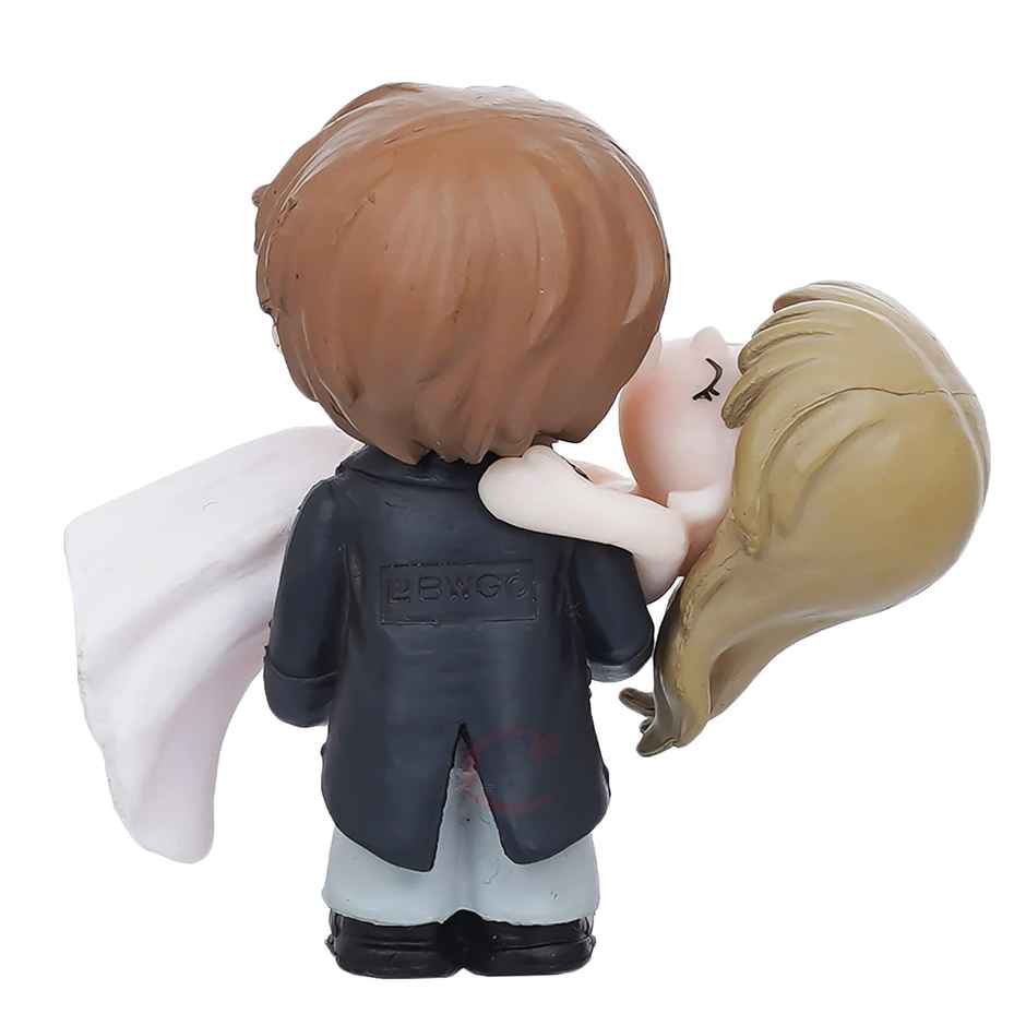 Perpetual Cute Romantic Couple Miniature Showpiece Statue