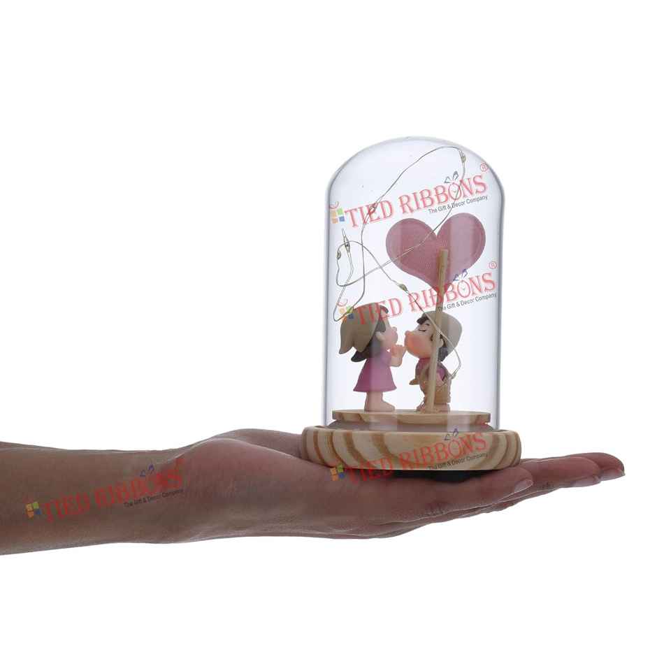 Tied Ribbons Romantic Love Couple Dome With Led Light Lamp Table Decorative Showpiece Statue