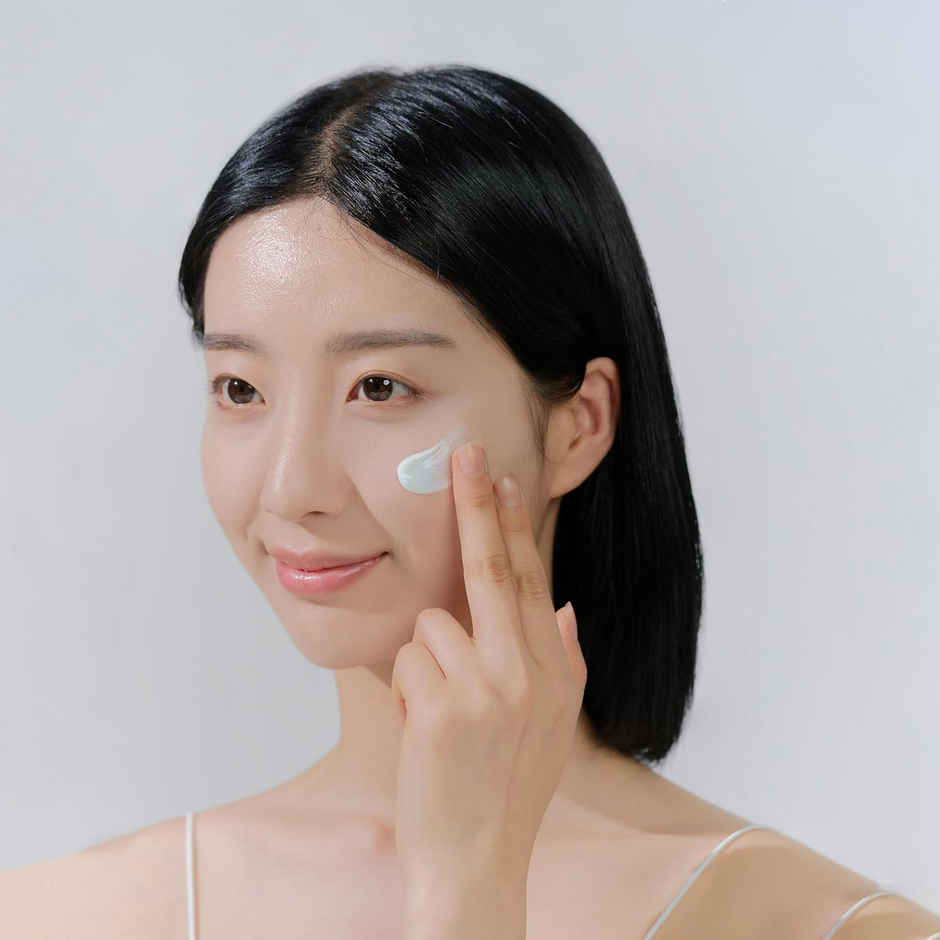 Skin1004 Madagascar Centella Hyalu-Cica Water-Fit Sun Serum SPF 50