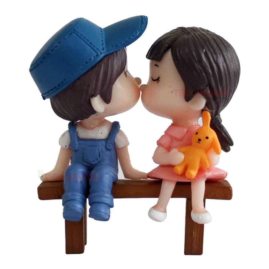Tied Ribbons Romantic Couple Miniature Showpiece