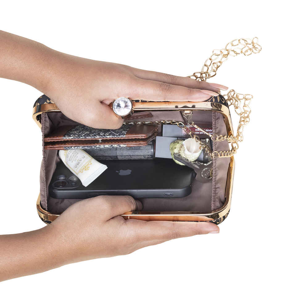 Zouk FloLov Clutch - Multicolour