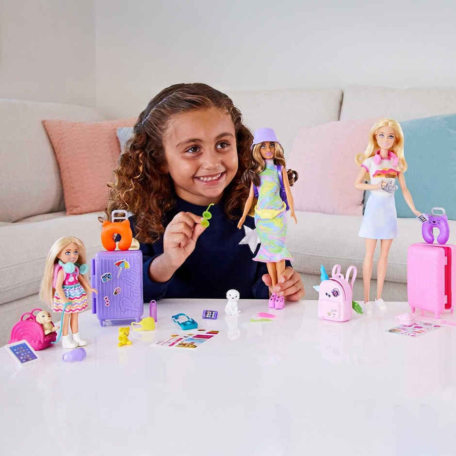 Mattel Barbie Toys, Chelsea Doll and Accessories, Travel Set with Puppy and 6 Pieces Including Pet Carrier