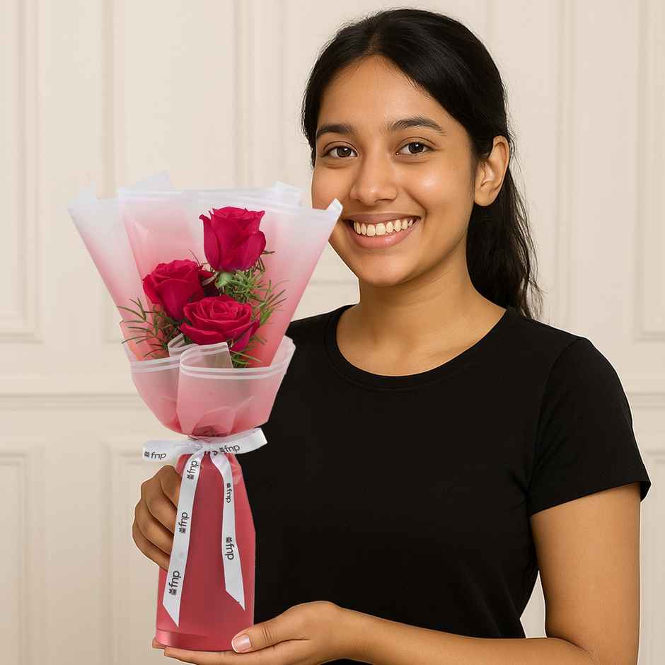 FNP Blush Trio Roses