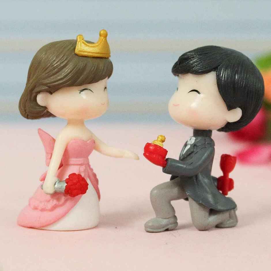 Tied Ribbons Miniature Romantic Couple Statue Showpiece
