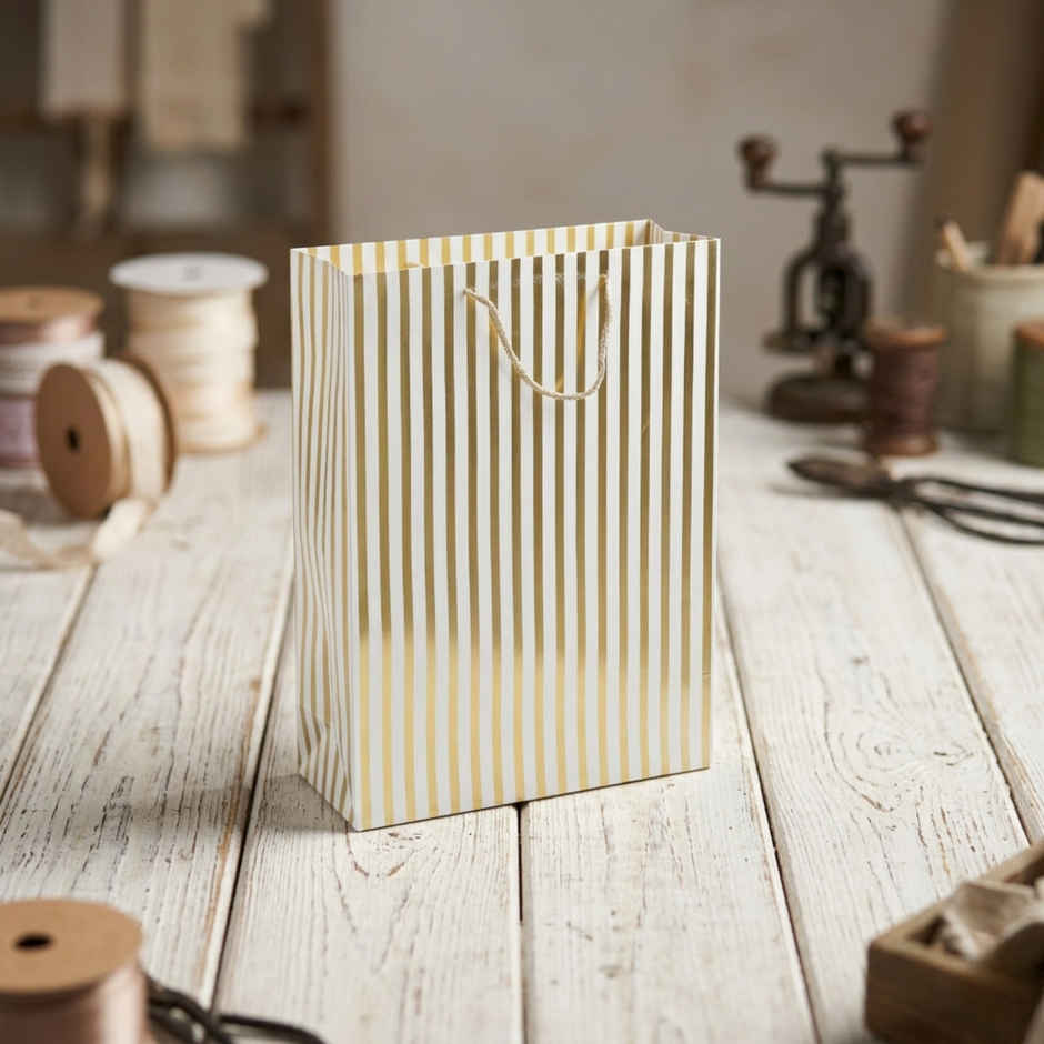 SE7EN Lines Design Gifting Paper Bag | Golden - M