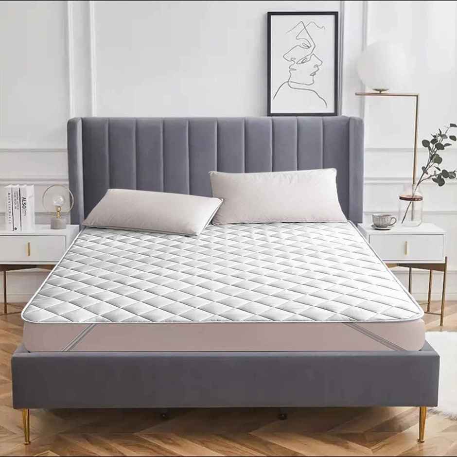 BAY6 White Quilted Microfiber Cotton 350 GSM Mattress Protector For King Size Bed
