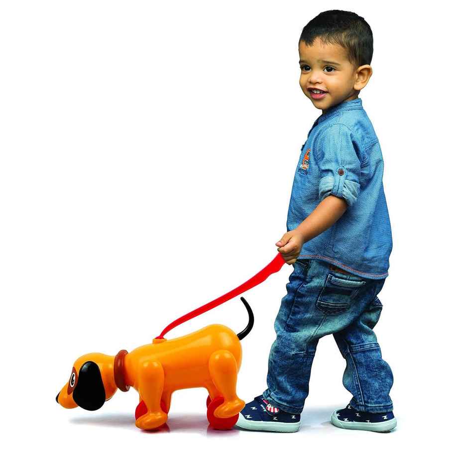 Giggles Funskool Sniffy The Dog Pull Along Toy