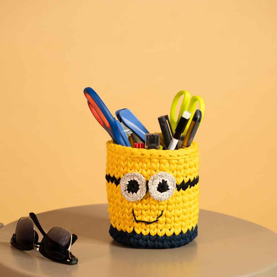 Pretty Krafts Minion Pen Holder 5.5 X 5.5 Inch