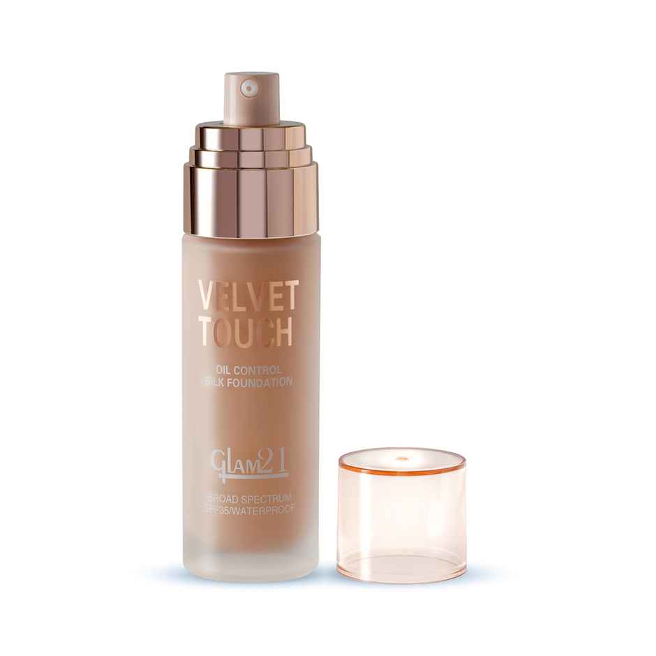 Glam21 Velvet Touch Oil Control Silk Foundation | Sand Beige