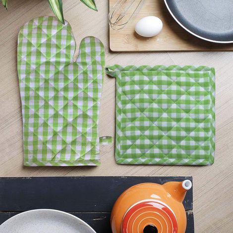 Lushomes Oven Gloves and Pot Holder - Green Checks | Pot Holder 8 x 8 inch | Gloves 7 x 13 inch