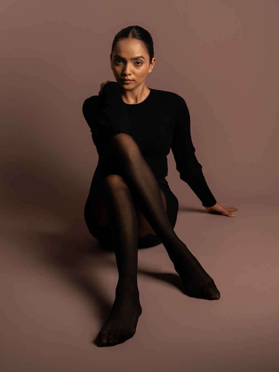 Theater Women Sheer Black Stockings S - XXL (24 - 44 In)