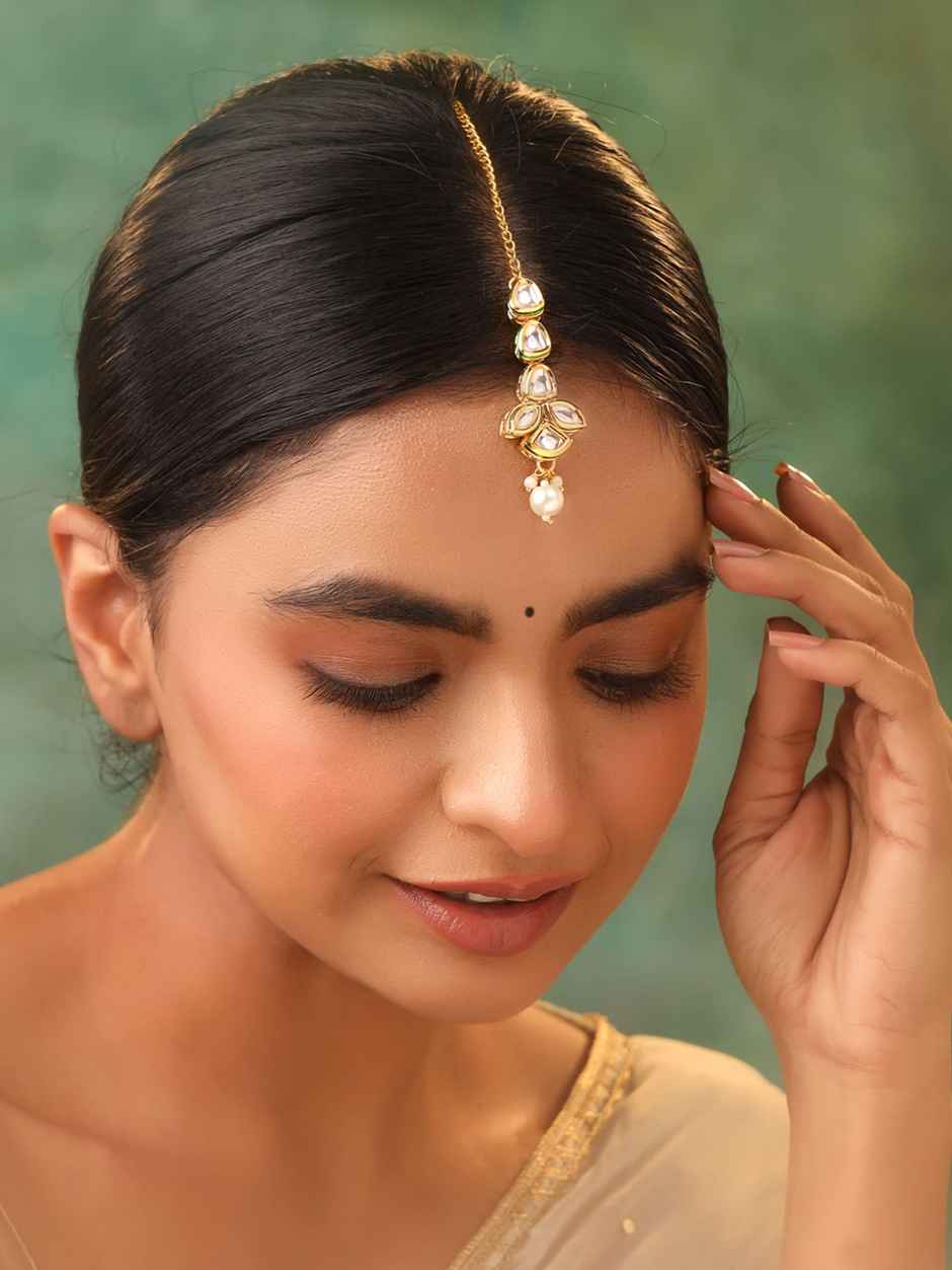 Yellow Chimes Gold Toned Kundan Studded Maangtikka for Women