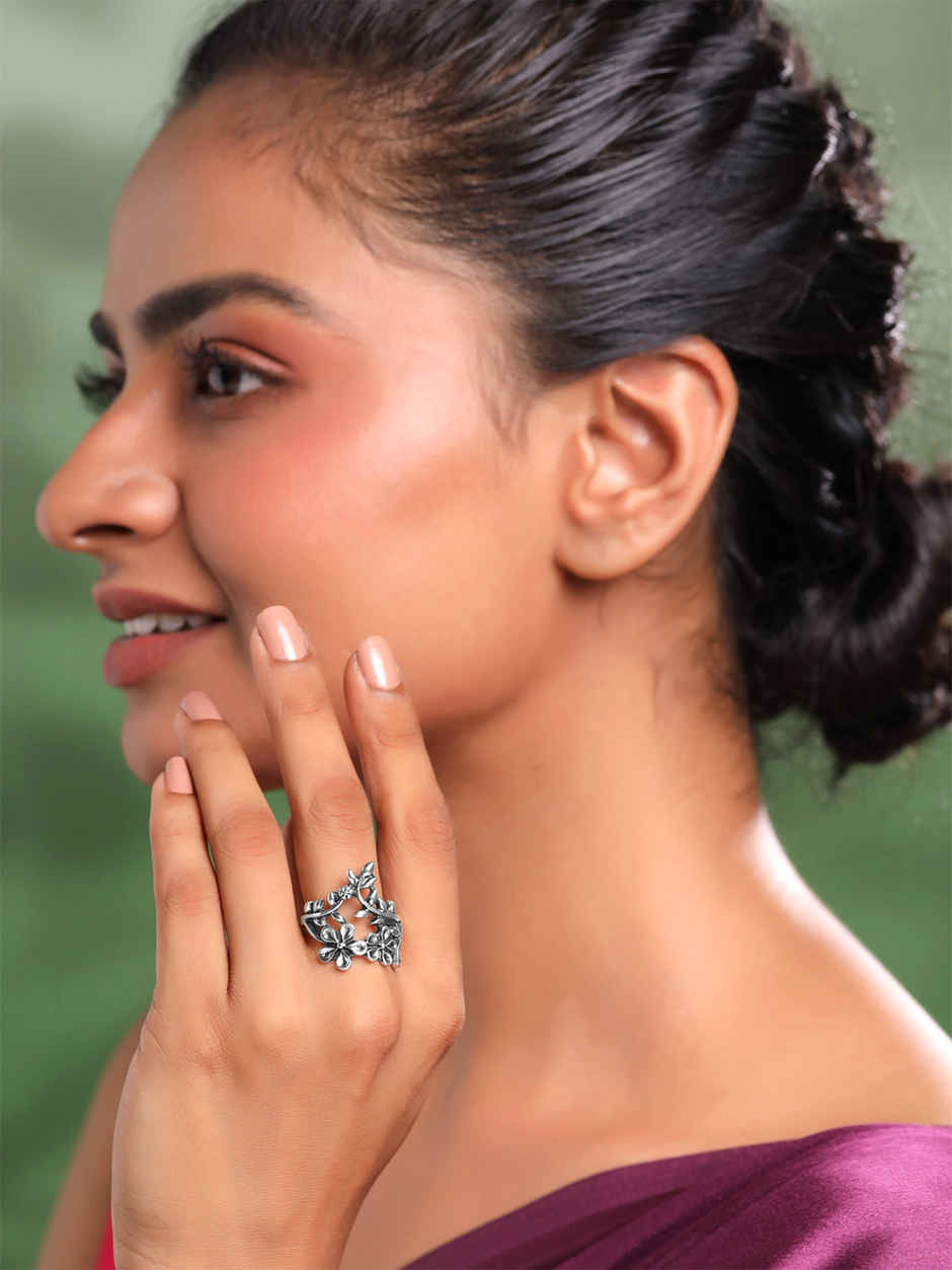 Yellow Chimes 4 Pcs Oxidised Ring Set for Women, Boho Vintage Floral Rings