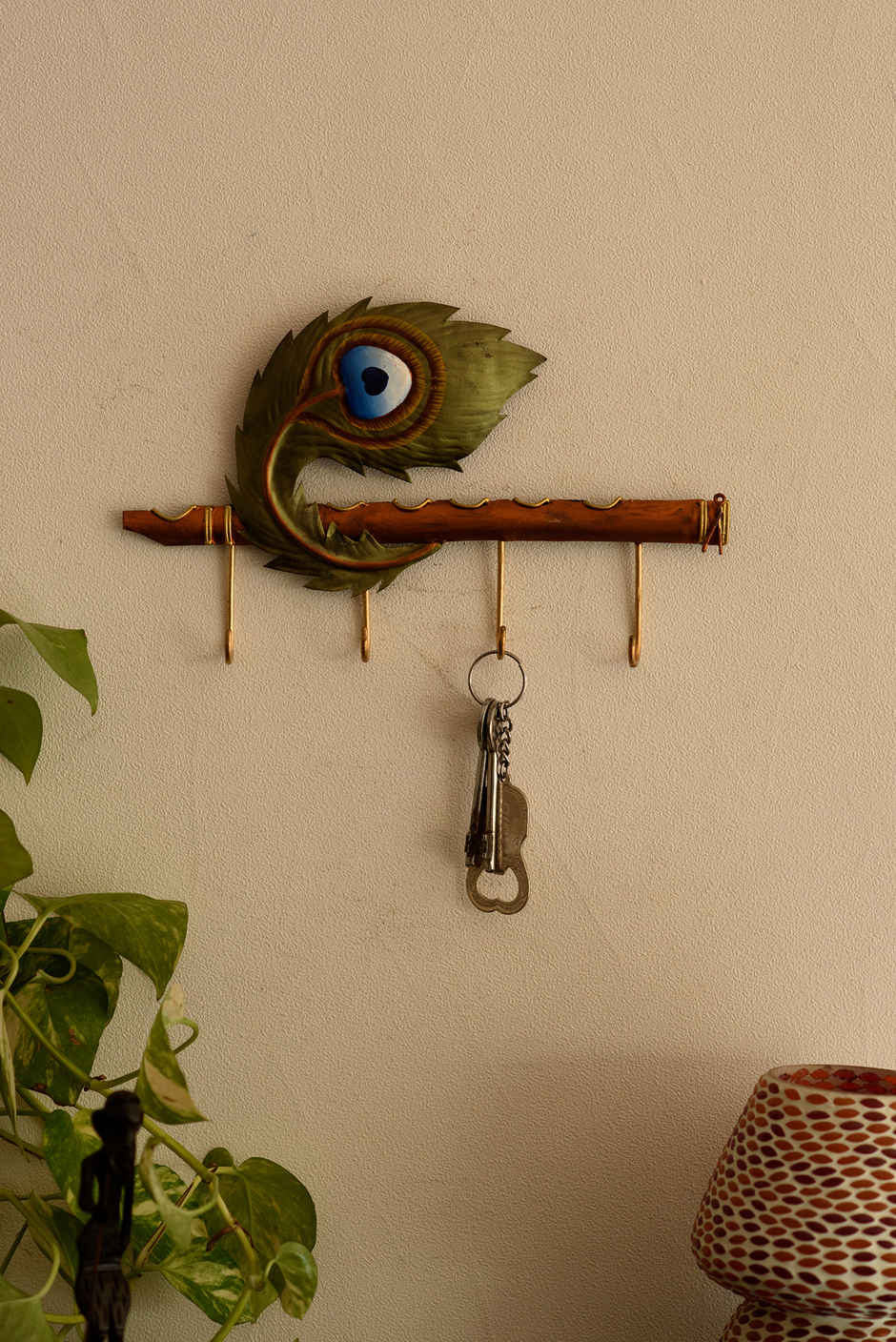 Ecraftindia Wrought Iron Flute With Peacock Feather Designer Key Holder With 4 Key Hooks For Wall