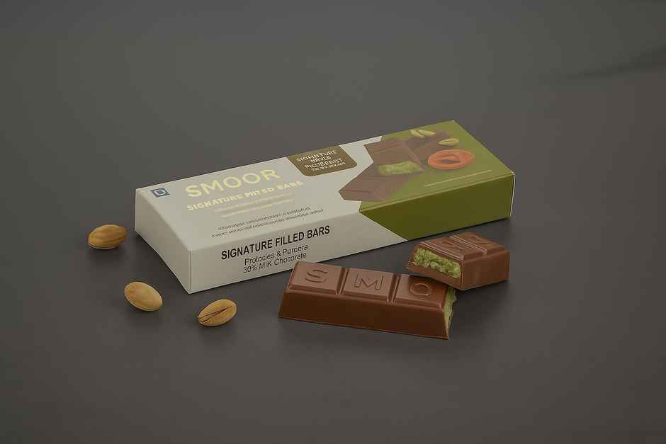 Smoor Pistachio Kunafa Chocolate Bar